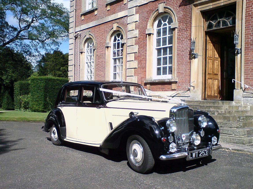 Vintage Bentley Wedding Car Hire 8